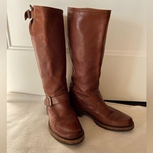 Size 8 Women’s Frye boots — Veronica slouch in brown leather.
